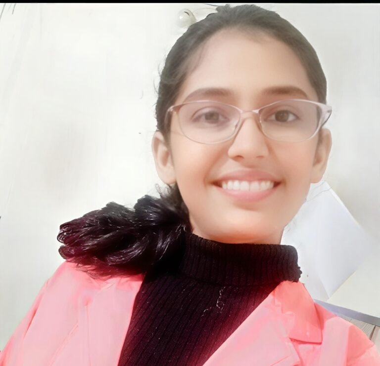 घरघोड़ा की बेटी ने रचा इतिहास__सीबीएसई 10वीं में चमकी आव्या सिंह, 99 अंक के साथ जिले का बढ़ाया मान..